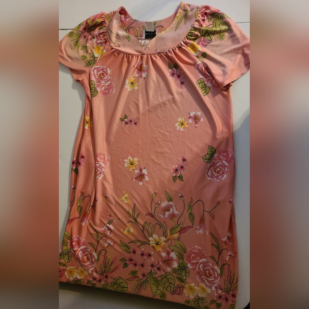 Anthony Richard's vintage inspired pink v neck lounge dress with pockets
